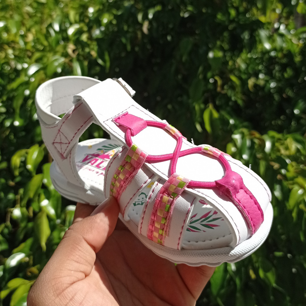 Junior pink huaraches on sale